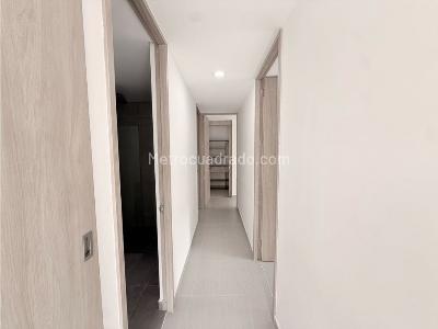 Apartamento de 3 alcobas en arriendo en La Castellana, Medellín, 100 m² · foto 3 de 11
