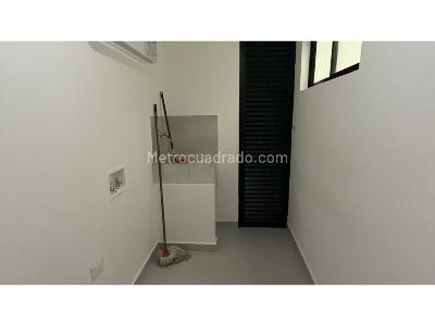 Apartamento de 3 alcobas en arriendo en La Castellana, Medellín, 100 m² · foto 11 de 11