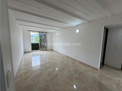 Apartamento de 3 alcobas en venta en Milan, Envigado, 74 m² · foto 4 de 10