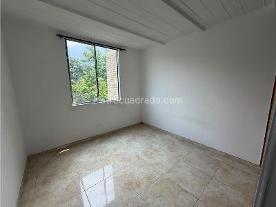 Apartamento de 3 alcobas en venta en Milan, Envigado, 74 m² · foto 6 de 10