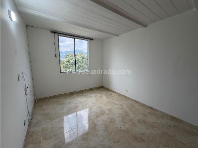 Apartamento de 3 alcobas en venta en Milan, Envigado, 74 m² · foto 10 de 10