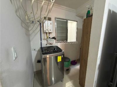 Apartamento de 3 alcobas en venta en Calasanz, Medellín, 92 m² · foto 4 de 11