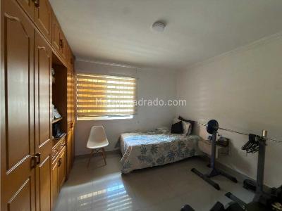 Apartamento de 3 alcobas en venta en Calasanz, Medellín, 92 m² · foto 5 de 11