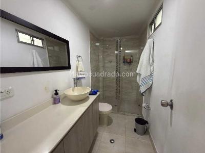Apartamento de 3 alcobas en venta en Calasanz, Medellín, 92 m² · foto 8 de 11