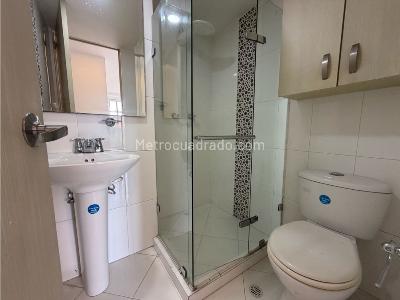 Apartamento de 3 alcobas en arriendo en Belén, Medellín, 80 m² · foto 7 de 8