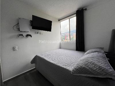 Apartamento de 3 alcobas en arriendo en Los Colores, Medellín, 60 m² · foto 10 de 17