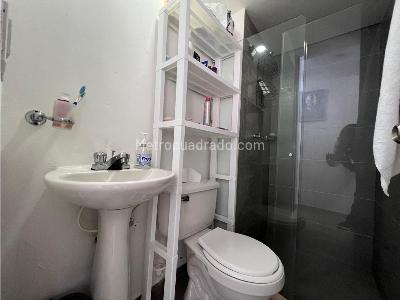 Apartamento de 3 alcobas en arriendo en Los Colores, Medellín, 60 m² · foto 11 de 17