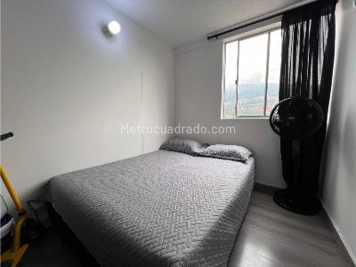 Apartamento de 3 alcobas en arriendo en Los Colores, Medellín, 60 m² · foto 12 de 17