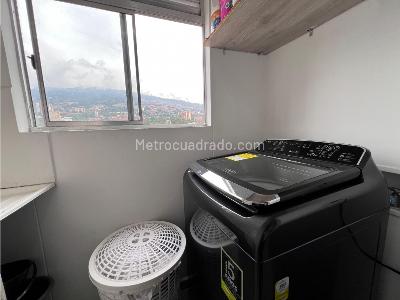 Apartamento de 3 alcobas en arriendo en Los Colores, Medellín, 60 m² · foto 15 de 17