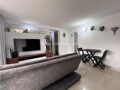 Apartamento de 3 alcobas en arriendo en Los Colores, Medellín, 60 m² · foto 2 de 17