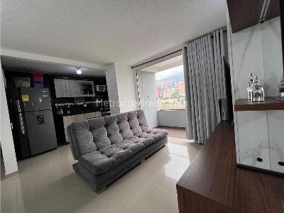 Apartamento de 3 alcobas en arriendo en Los Colores, Medellín, 60 m² · foto 3 de 17
