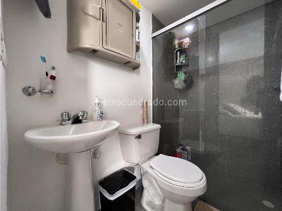 Apartamento de 3 alcobas en arriendo en Los Colores, Medellín, 60 m² · foto 8 de 17