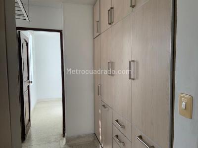 Apartamento de 4 alcobas en venta en Riviera, Cúcuta, 230 m² · foto 17 de 18
