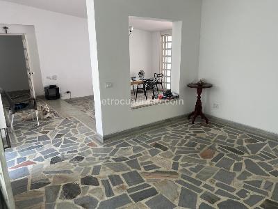 Casa en venta en La Riviera, Cúcuta · foto 2 de 19
