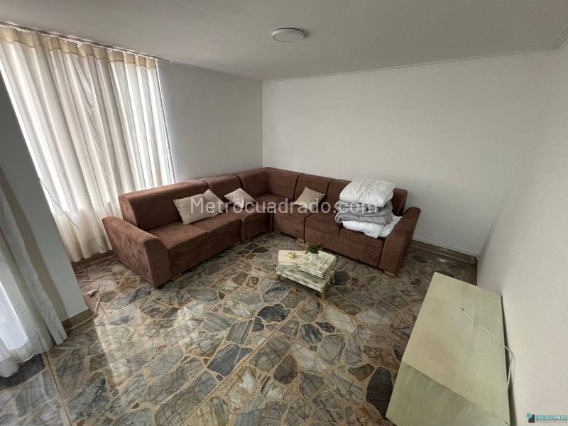 Large 5BR House with Patio in Estadio Norte - 6