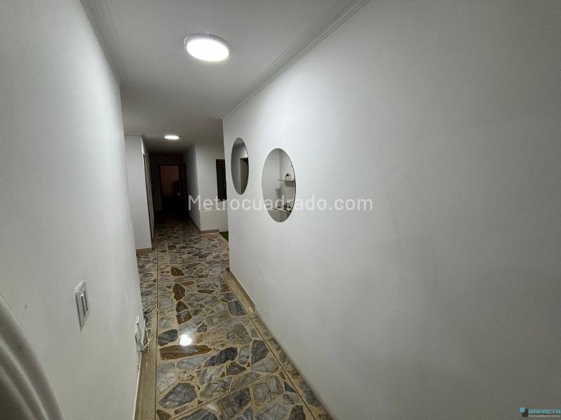 Large 5BR House with Patio in Estadio Norte - 8