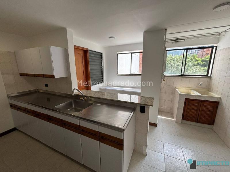 3BR Apartment in Castropol with 3 Balconies & Private Parking - 2