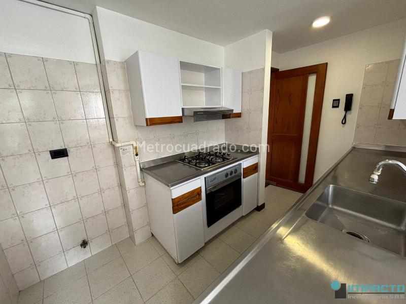 3BR Apartment in Castropol with 3 Balconies & Private Parking - 3