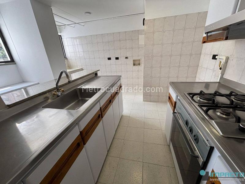3BR Apartment in Castropol with 3 Balconies & Private Parking - 4