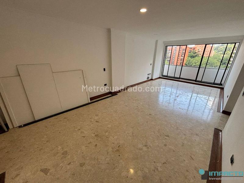 3BR Apartment in Castropol with 3 Balconies & Private Parking - 5