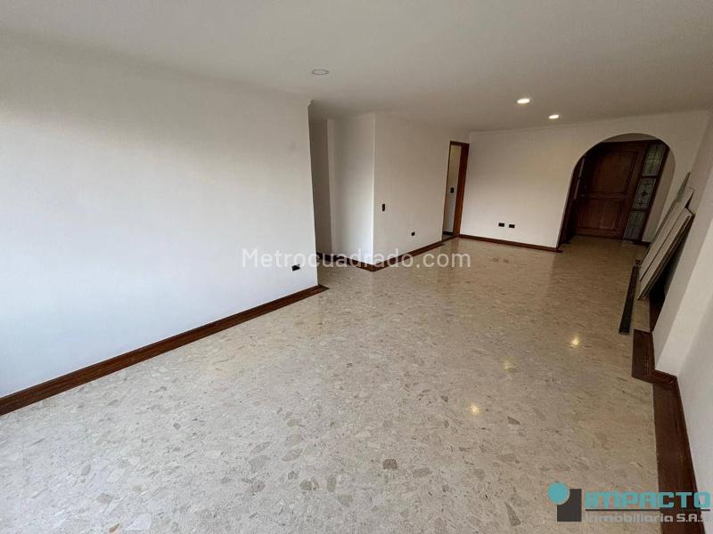 3BR Apartment in Castropol with 3 Balconies & Private Parking - 6