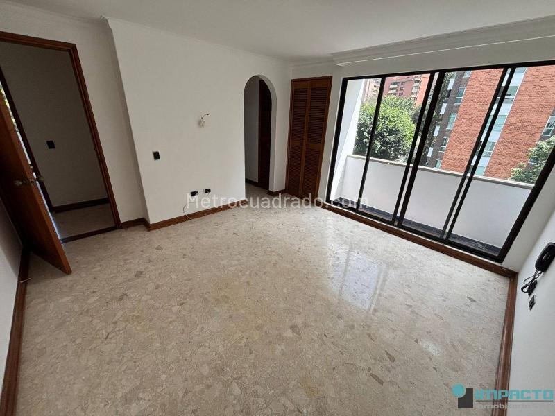 3BR Apartment in Castropol with 3 Balconies & Private Parking - 9