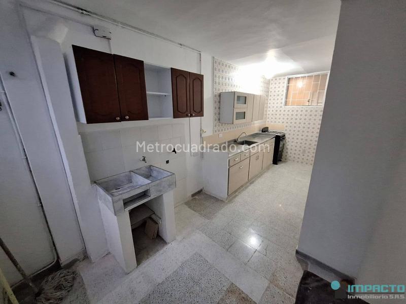 Spacious 2BR Apartment in Calasanz - 2