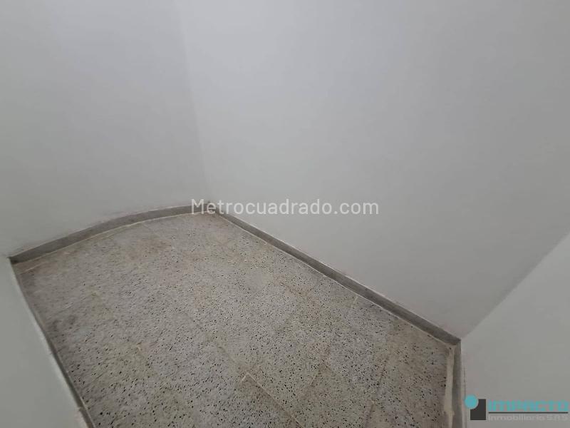 Spacious 2BR Apartment in Calasanz - 5