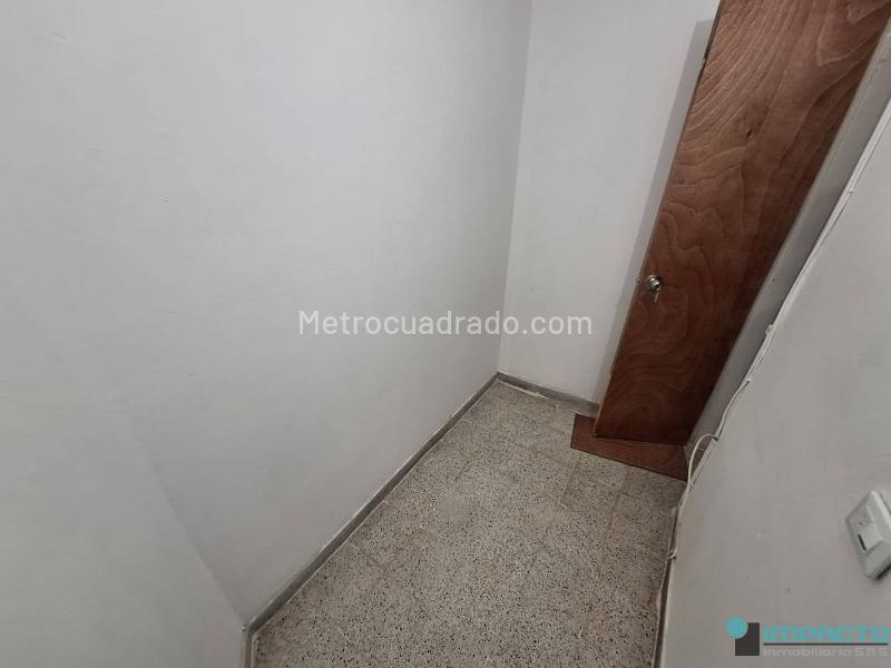 Spacious 2BR Apartment in Calasanz - 6