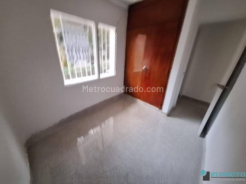 Spacious 2BR Apartment in Calasanz - 7