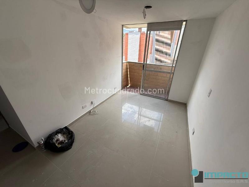 Spacious 3BR Apartment in Robledo - 4