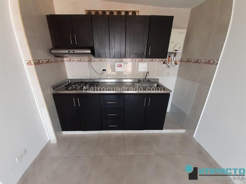 3BR Apartment for Rent in Calasanz (Upper Part) with Balcony & Pool