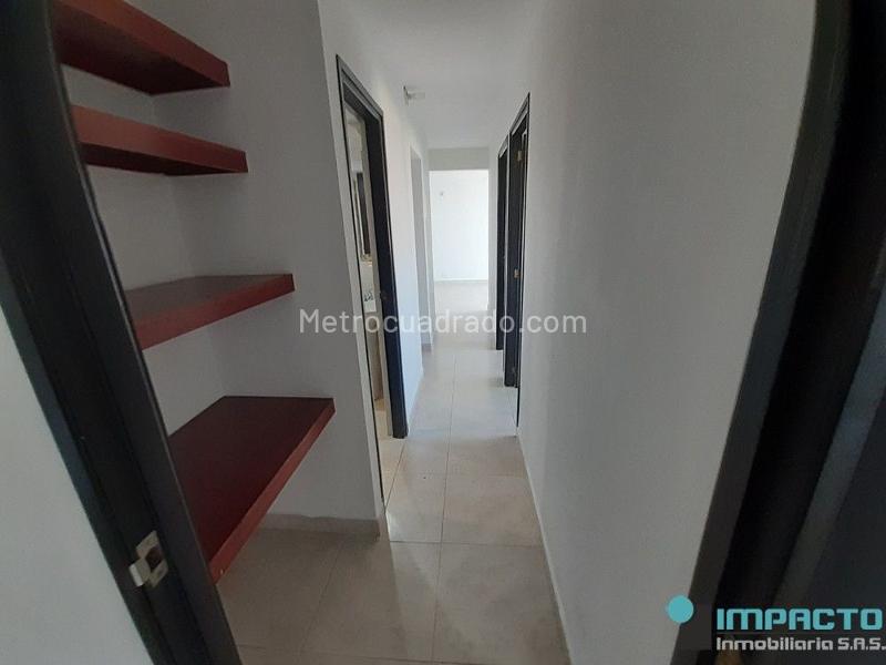 Apartamento de 3 Alcobas en Calasanz (Parte Alta) con Balcón y Piscina - 5