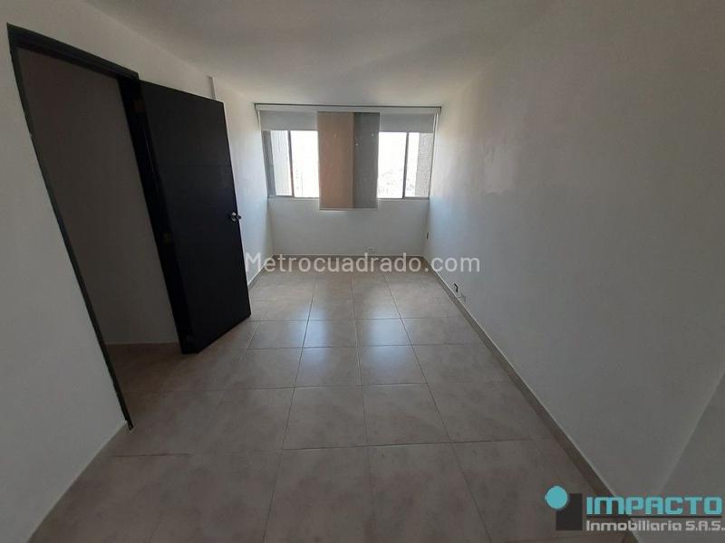 Apartamento de 3 Alcobas en Calasanz (Parte Alta) con Balcón y Piscina - 6