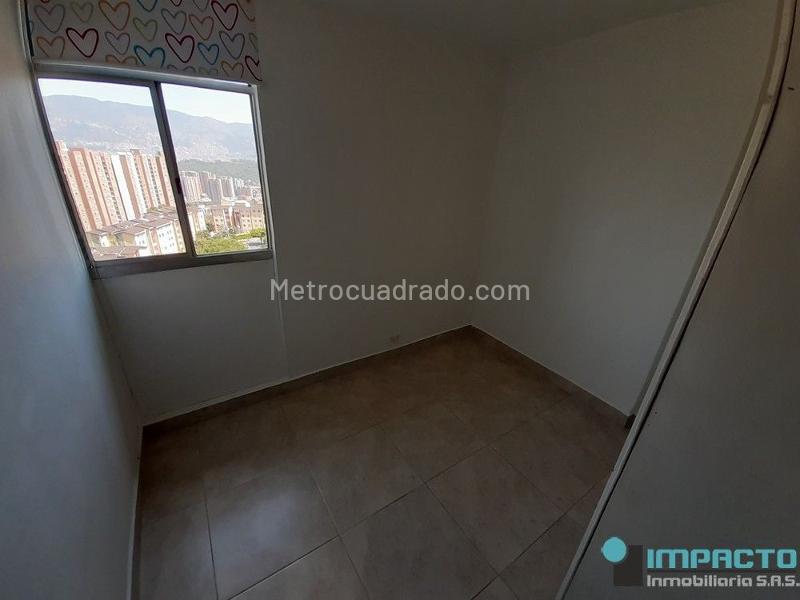 Apartamento de 3 Alcobas en Calasanz (Parte Alta) con Balcón y Piscina - 9