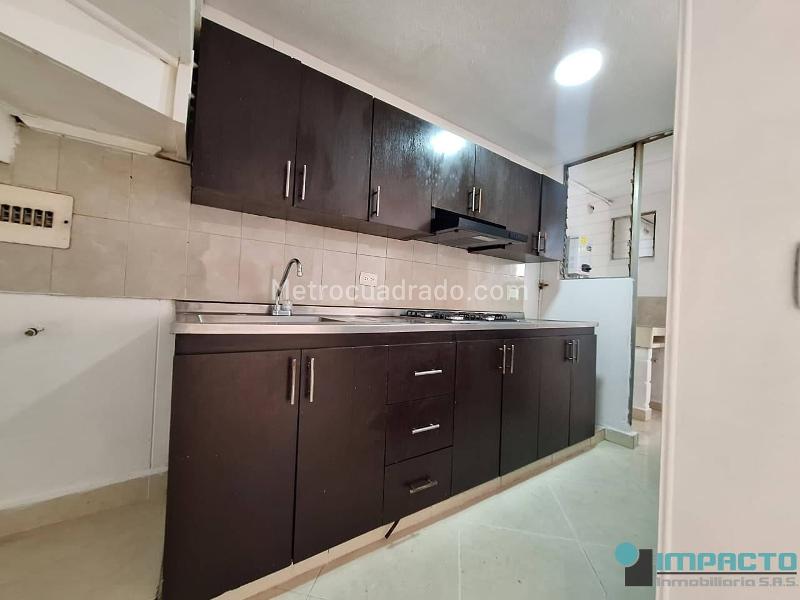 Spacious 4BR House with Terrace in Calasanz Ferrini - 2