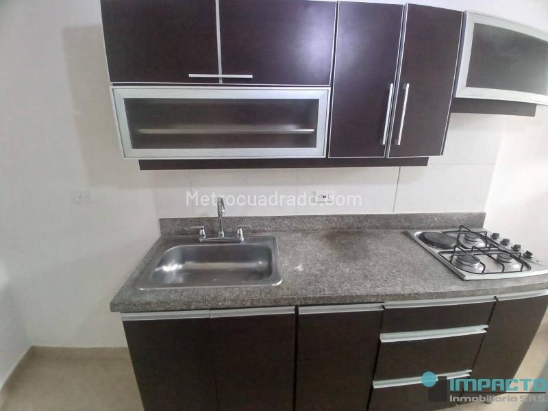 3BR Apartment in Calasanz (Upper Part) with Balcony & Parking, Medellín