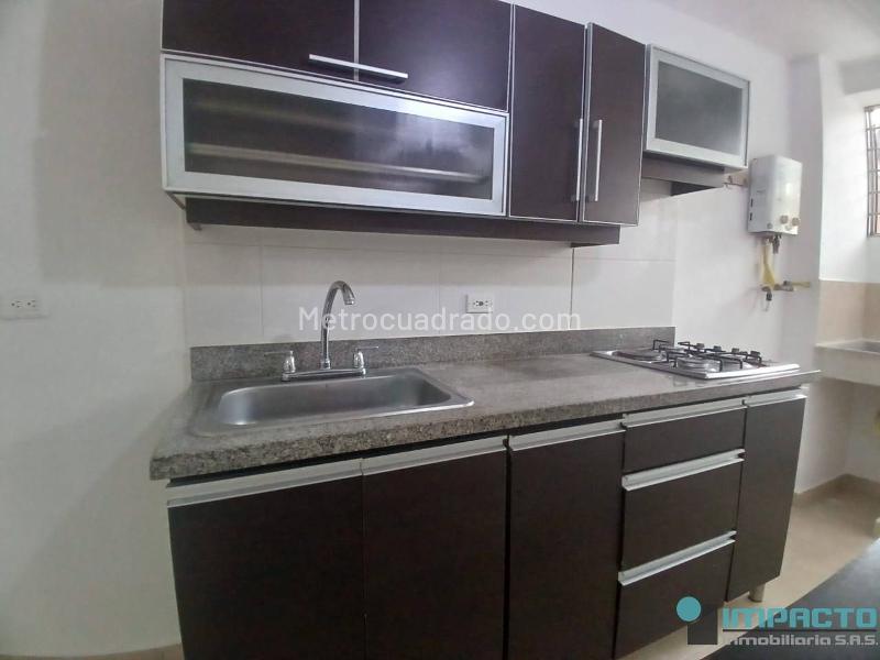 Apartamento de 3 Alcobas en Calasanz (parte alta) con balcón y parqueadero - 2