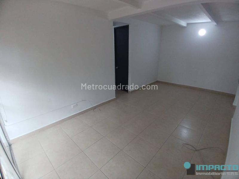 Apartamento de 3 Alcobas en Calasanz (parte alta) con balcón y parqueadero - 4