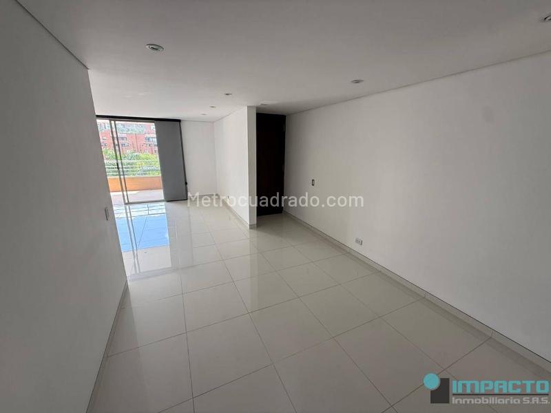 Modern 3BR Apartment with Pool in El Poblado - 5