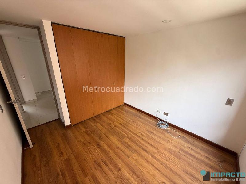 Modern 3BR Apartment with Pool in El Poblado - 6