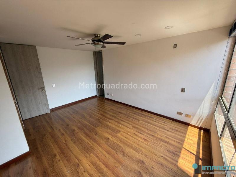 Modern 3BR Apartment with Pool in El Poblado - 7