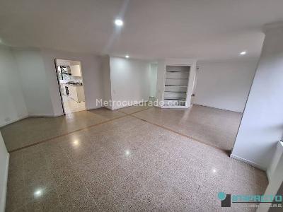 Apartamento de 3 alcobas en arriendo en El Poblado El Tesoro, Medellín, 137 m² · foto 3 de 20