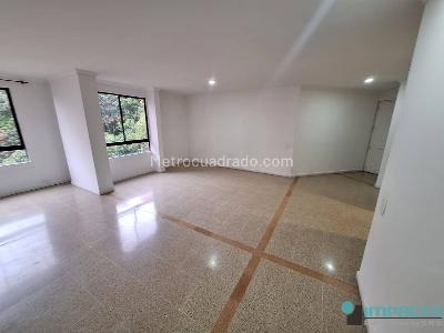 Apartamento de 3 alcobas en arriendo en El Poblado El Tesoro, Medellín, 137 m² · foto 5 de 20