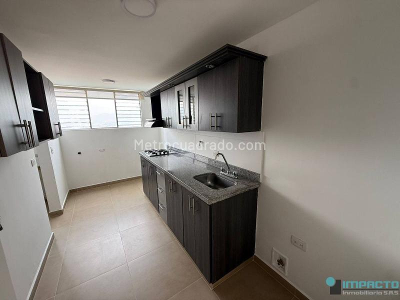 Cozy 3BR Apartment in El Poblado Alto - 3