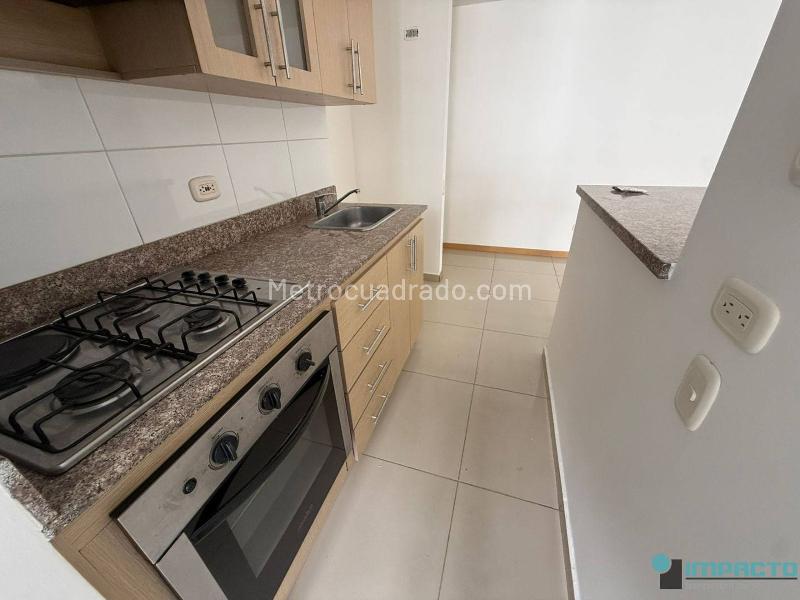 Apartamento Estiloso de 3 Alcobas con Piscina en El Poblado - 2