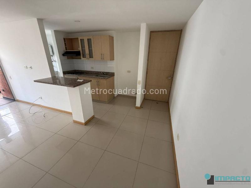 Apartamento Estiloso de 3 Alcobas con Piscina en El Poblado - 4