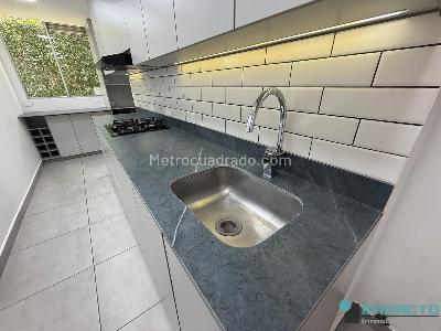 Apartamento de 3 alcobas en arriendo en El Poblado, Medellín, 120 m² · foto 3 de 20