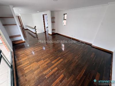 Casa de 4 alcobas en arriendo en El Poblado El Tesoro, Medellín, 350 m² · foto 3 de 20