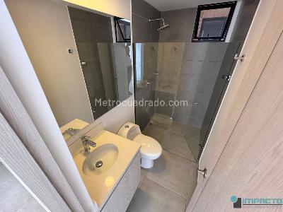 Apartamento de 2 alcobas en arriendo en Los Colores, Medellín, 75 m² · foto 12 de 15
